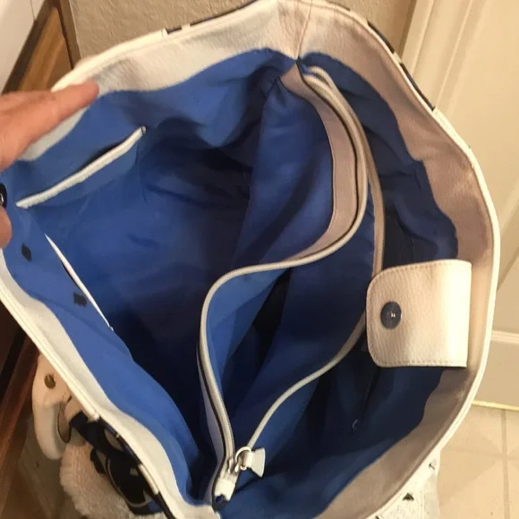 Large “Coach-Like” Bag - Picture 7 of 14